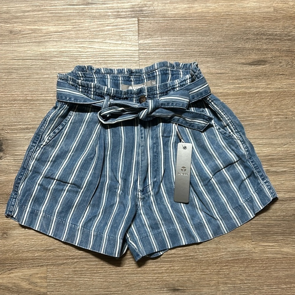 TRACTR Stripped Shorts
